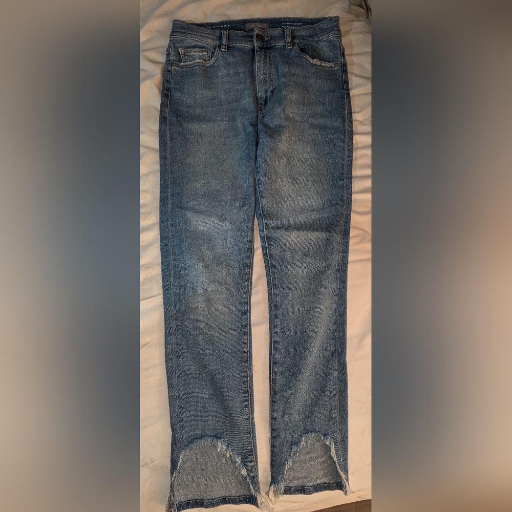 DL1961 Blue Straight Leg Jeans with Classic Detailing